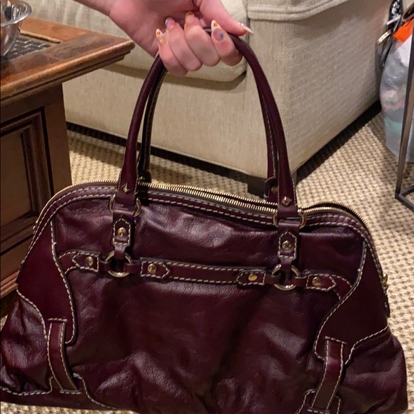 Authentic Gucci - Picture 4 of 7